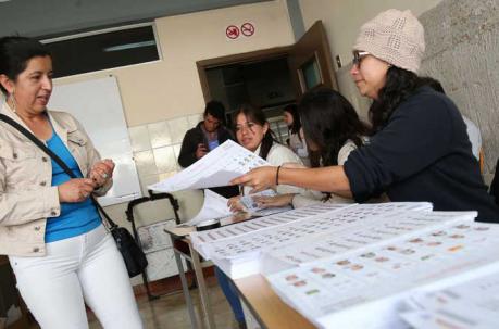 La UTE es recinto electoral en Quito. Foto Diego Pallero / ÚN