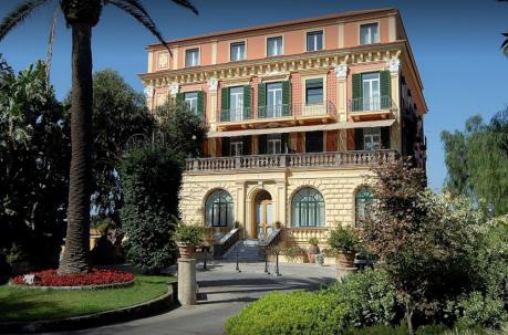 Grand Hotel Excelsior Vittoria,de Italia