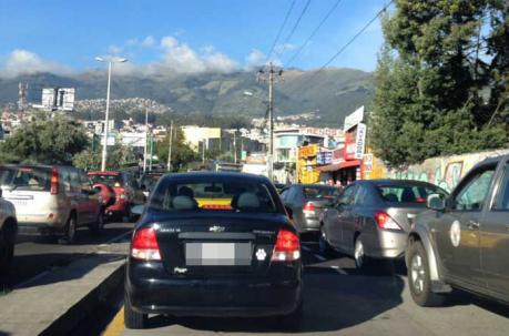 La Unión de Cooperativas de Transporte en Taxis de Pichincha suspendió las operaciones de más de 15 000 unidades en Quito. Foto: Alfredo Lagla / ÚN