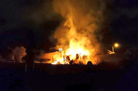 En la madrugada de este miércoles se registró un incendio estructural en el sector de Mirasierra. Foto: Cortesía Cuerpo de Bomberos