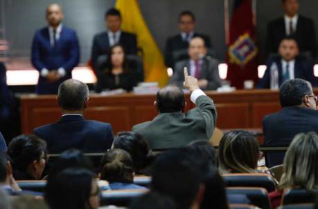 Los acusados durante la lectura de la sentencia contra Jorge Glas. Foto: Julio Estrella / ÚN