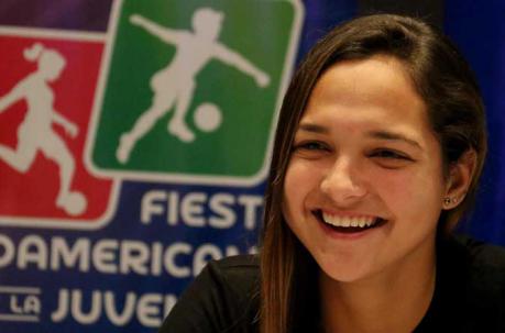 Con apenas 18 años la jugadora ya tiene varias marcas en el fútbol femenino. Foto: EFE