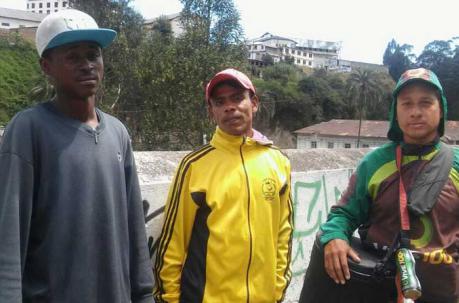 Los tres hèroes comerciantes: Rildo Racines, Lider Cheme y Wiler Ramírez. Foto: Cortesía de la Secretaría Metropolitana de Seguridad.
