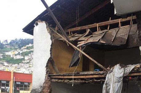Esta vivienda en el Centro sufrió un colapso estructural durante las lluvias de la madrugada del 28 de febrero del 2019. Foto: Eduardo Terán / ÚN