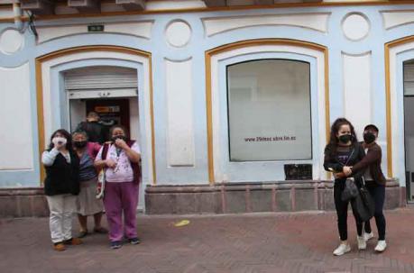 Moradores del Centro Histórico también salieron a las calles. Foto: Julio Estrella / ÚN