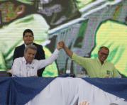 Lenín Moreno fue proclamado como candidato presidencial por el partido Alianza País en el estadio Gonzalo Pozo, en el sur de Quito. Mientras que Jorge Glas (derecha) será su binomio. Foto: Galo Paguay / El Comercio