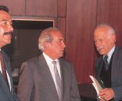 Jaime Nebot (izq.) junto a Sixto Duran Ballén (der.) y Raúl Baca en una imagen de 1992. Foto: Archivo / UN