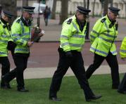 Policías británicos rindieron ayer un homenaje al gendarme fallecido. Foto: AFP