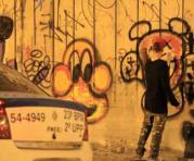 El cantante -que entonces tenía 19 años- pintó un graffiti en el antiguo Hotel Nacional de la ciudad. Foto: Archivo