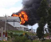 Se quemó una bodega de la fábrica Incinerox, en la que se almacenaban químicos peligrosos. Foto: Alfredo Lagla / ÚN