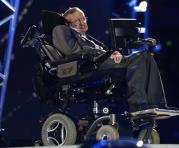 Stephen Hawking aparece durante la ceremonia de inauguración de los Juegos Paralímpicos de Londres 2012 en el Estadio Olímpico en el este de Londres el 29 de agosto de 2012. Foto: AFP