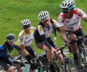 El ecuatoriano Jonathan Narváez (der.) lideró el Tour de Savoie, Francia, en la categoría Sub 23. Foto: Tomada de la Página Oficial del Tour de Savoie