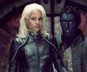 Halle Berry interpretando su papel de Tormenta en la película X-Men. Foto: IMDB