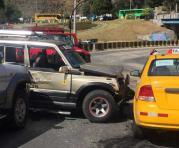 Restringida la circulación en El Trébol debido a un accidente de tránsito ocurrido entre tres automóviles. Foto: Paúl Rivas / ÚN