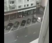 En un video que circula en la red social Twitter se puede observar a la gente que huye del agresor en Finlandia. Foto: Captura de pantalla