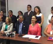 Una docena de legisladores del bloque oficialista hicieron público  su respaldo al vicepresidente Jorge Glas. Foto: ÚN