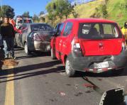Múltiple accidente de tránsito en la Mariscal Sucre. Foto: Paúl Rivas / ÚN