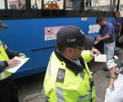 Los controles al servicio de transporte en Quito se intensificaron desde el 6 de septiembre. Foto: Alfredo Lagla / ÚN