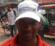 Olam, oriundo de la India, llevaba en su cabeza una gorra con el distintivo de una tradicional competencia quiteña. Foto: Cortesía
