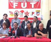 José Villavicencio, presidente del FUT, informó este miércoles 22 de noviembre que los trabajadores irán primero a la Corte Constitucional (CC). Foto: Alfredo Lagla / ÚN