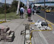 En la autopista General Rumiñahui las paradas de los buses fueron retiradas y siguen así. Foto: Alfredo Lagla/ÚN