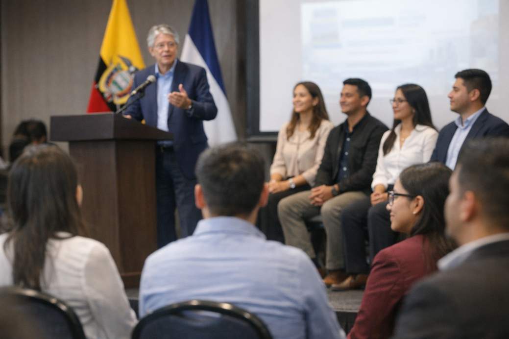 Guillermo Lasso pone en marcha la segunda edición de las Becas Guillermo Lasso Mendoza